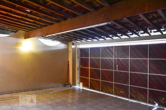 Garagem de casa para alugar com 3 quartos, 180m² em Vila do Castelo, São Paulo