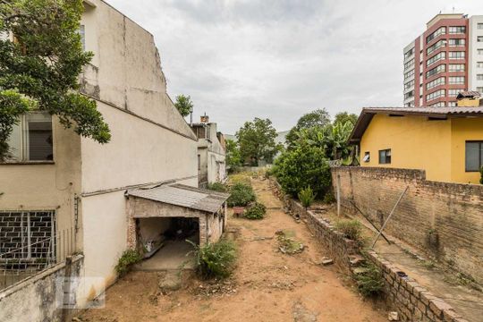 Quintal de casa para alugar com 6 quartos, 458m² em Santa Tereza, Porto Alegre