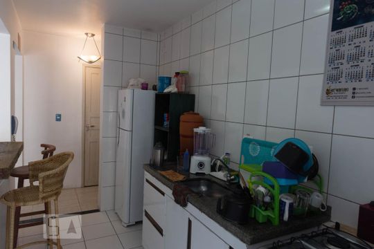 Cozinha de apartamento para alugar com 2 quartos, 57m² em Parque Rincão, Cotia