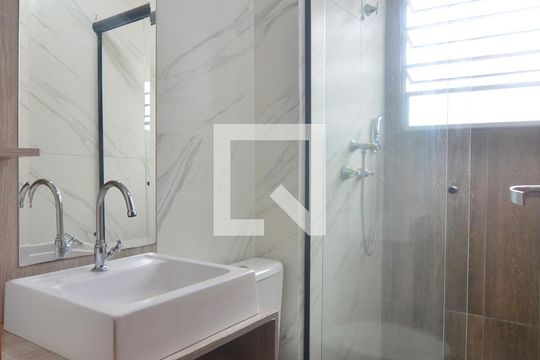 Banheiro de apartamento para alugar com 2 quartos, 45m² em Igara, Canoas