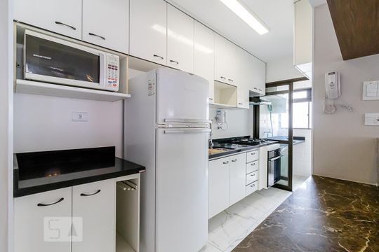 Cozinha de apartamento para alugar com 2 quartos, 60m² em Liberdade, São Paulo