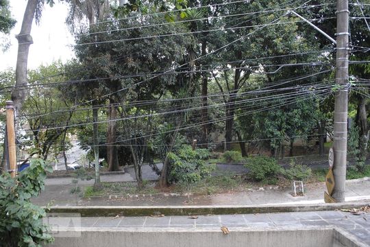Vista de casa à venda com 4 quartos, 252m² em Sítio da Figueira, São Paulo