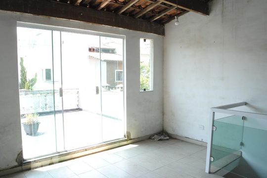 Área comum de casa à venda com 4 quartos, 252m² em Sítio da Figueira, São Paulo