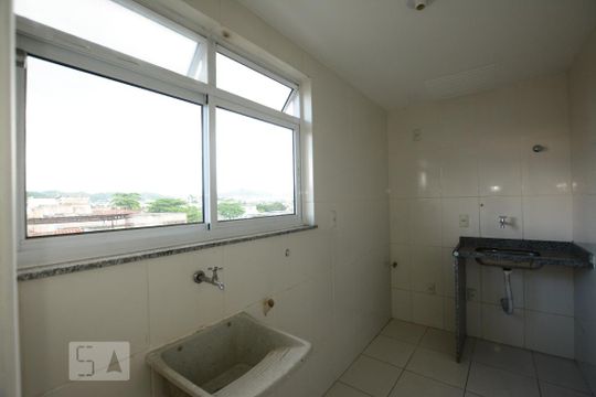 Cozinha de apartamento para alugar com 2 quartos, 51m² em Cordovil, Rio de Janeiro
