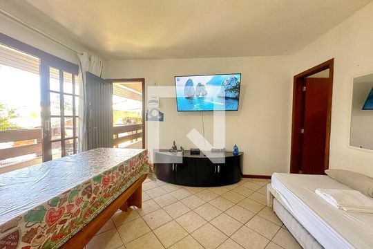 Sala de TV de apartamento para alugar com 3 quartos, 69m² em Canasvieiras, Florianópolis