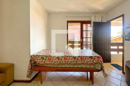 Sala de Jantar de apartamento para alugar com 3 quartos, 69m² em Canasvieiras, Florianópolis