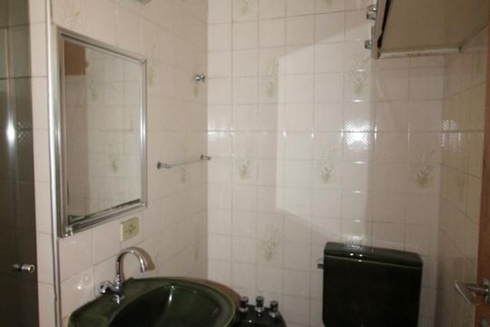 Banheiro de apartamento à venda com 2 quartos, 66m² em Vila Itapura, Campinas