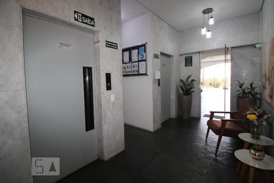 Hall de Entrada de apartamento à venda com 2 quartos, 66m² em Vila Itapura, Campinas