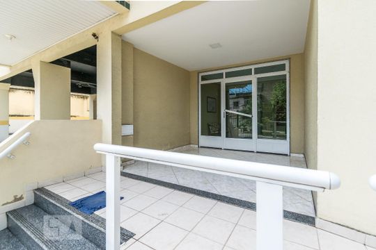 Portaria de apartamento para alugar com 1 quarto, 36m² em Cordovil, Rio de Janeiro