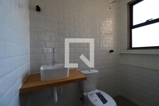 Banheiro de apartamento à venda com 2 quartos, 76m² em Jardim Ocara, Santo André