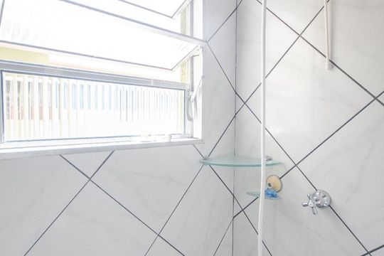 Banheiro de casa à venda com 3 quartos, 128m² em Parada Inglesa, São Paulo
