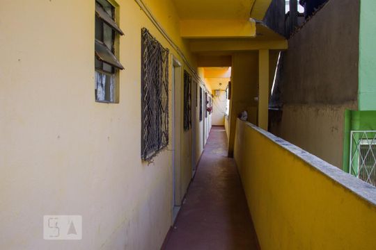 Corredor de Entrada - 2º piso de casa para alugar com 1 quarto, 35m² em Encantado, Rio de Janeiro