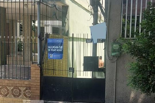 Fachada de casa para alugar com 1 quarto, 35m² em Encantado, Rio de Janeiro