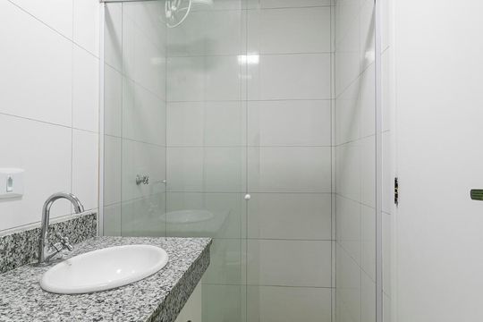 Banheiro de apartamento para alugar com 1 quarto, 30m² em Vila Prudente, São Paulo