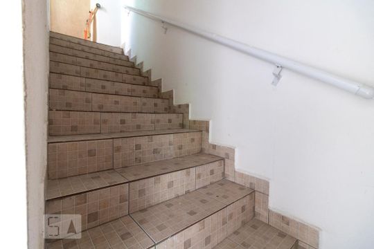 Escada de apartamento à venda com 2 quartos, 110m² em Utinga, Santo André