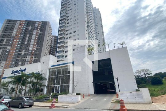 Fachada de apartamento para alugar com 1 quarto, 53m² em Alphaville Empresarial, Barueri