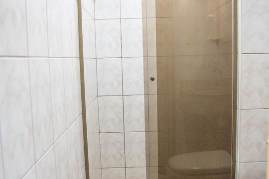 Banheiro de apartamento à venda com 2 quartos, 55m² em Jardim Anchieta, Campinas
