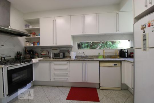 Cozinha de casa para alugar com 6 quartos, 600m² em Jardim dos Estados, São Paulo
