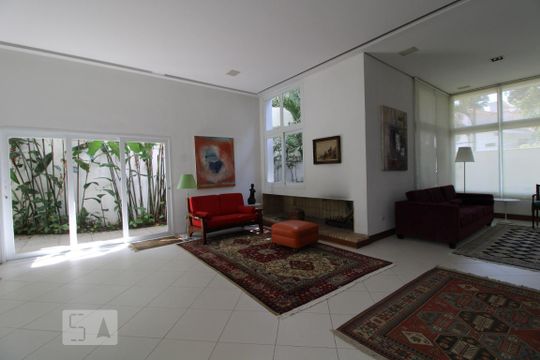 Sala de casa para alugar com 6 quartos, 600m² em Jardim dos Estados, São Paulo