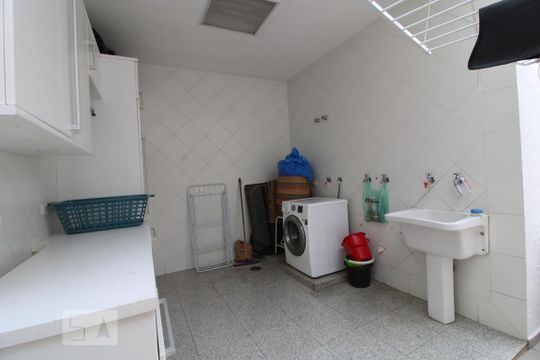 Área de serviço de casa para alugar com 6 quartos, 600m² em Jardim dos Estados, São Paulo
