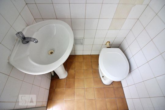 Banheiro Social de casa para alugar com 1 quarto, 75m² em Baeta Neves, São Bernardo do Campo