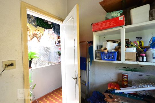 Quarto de Serviço de casa de condomínio para alugar com 3 quartos, 154m² em Saúde, São Paulo