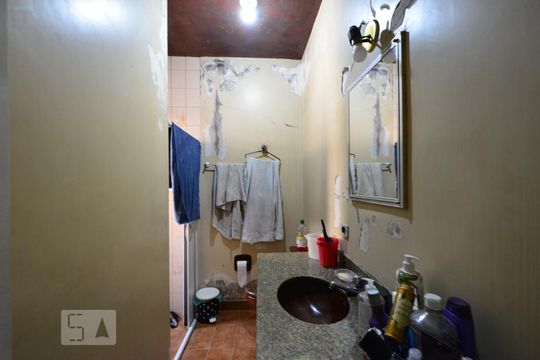 Banheiro Social 1 de casa de condomínio para alugar com 3 quartos, 154m² em Saúde, São Paulo