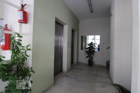 Hall de Entrada de apartamento à venda com 1 quarto, 45m² em Centro, Campinas