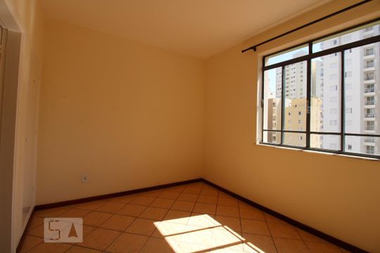 Quarto de apartamento à venda com 1 quarto, 45m² em Centro, Campinas