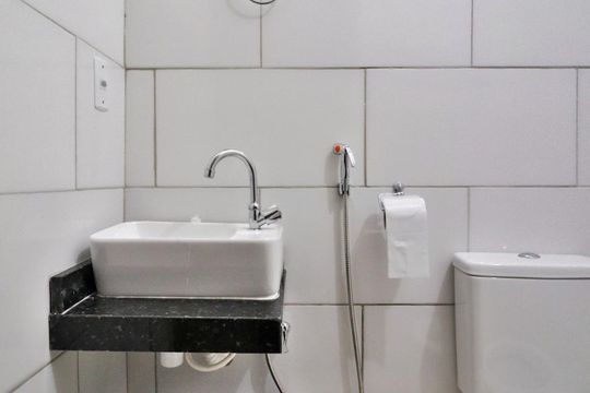 Banheiro de kitnet/studio para alugar com 1 quarto, 30m² em Santa Efigênia, Belo Horizonte