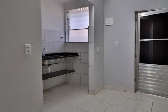 Sala/Cozinha de kitnet/studio para alugar com 1 quarto, 30m² em Santa Efigênia, Belo Horizonte