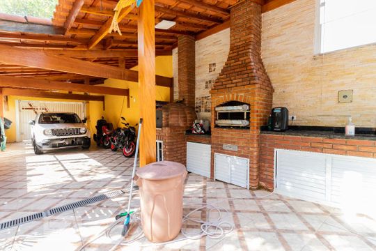 Quintal - Vhurrasqueira de casa para alugar com 4 quartos, 283m² em Vila Sao Paulo, São Paulo