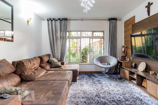 Casa para alugar com 4 quartos, 283m² em Vila Sao Paulo, São Paulo