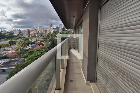 varanda  de apartamento para alugar com 1 quarto, 55m² em Vila Madalena, São Paulo