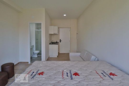 Sala/Quarto de apartamento para alugar com 1 quarto, 25m² em Sumarezinho, São Paulo