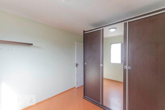 Quarto 2 de apartamento para alugar com 2 quartos, 61m² em Jardim Arize, São Paulo