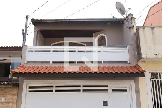 Fachada de casa à venda com 3 quartos, 180m² em Parque São Vicente, Mauá