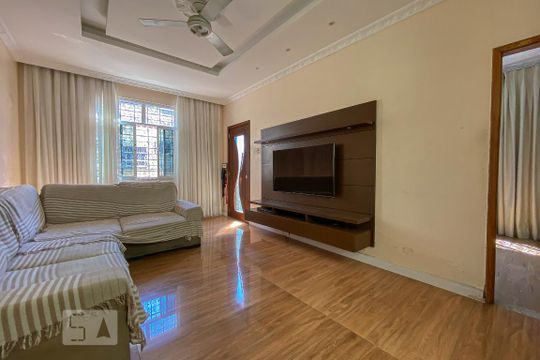 Casa à venda com 3 quartos, 225m² em Olaria, Rio de Janeiro