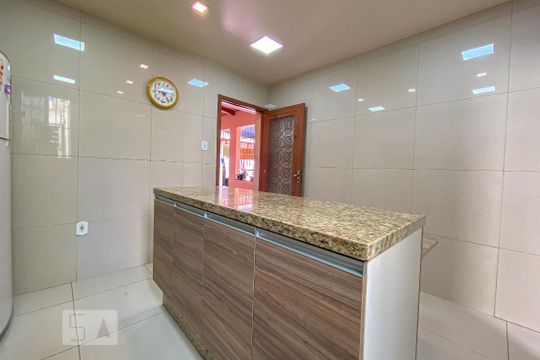 Cozinha de casa à venda com 3 quartos, 225m² em Olaria, Rio de Janeiro