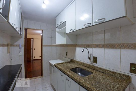Cozinha de apartamento para alugar com 2 quartos, 65m² em Jardim Íris, São Paulo