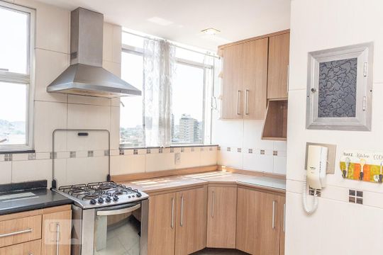 Cozinha de apartamento à venda com 3 quartos, 140m² em Vila da Penha, Rio de Janeiro