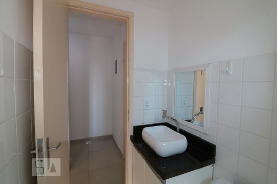 Banheiro de apartamento para alugar com 2 quartos, 44m² em Brás, São Paulo
