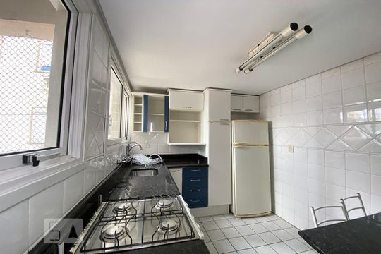 Cozinha de apartamento para alugar com 2 quartos, 74m² em Centro, São Leopoldo