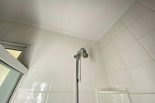 Banheiro  de apartamento para alugar com 2 quartos, 74m² em Centro, São Leopoldo