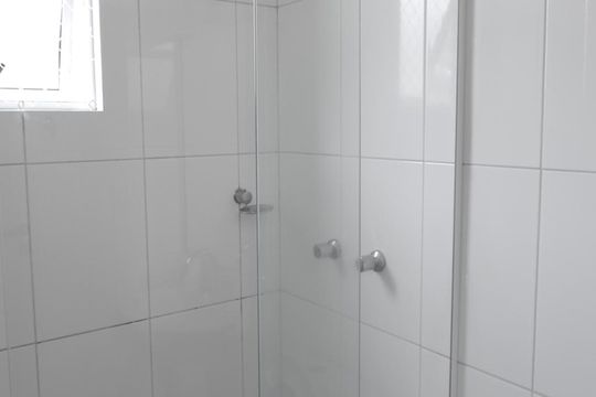 Suite 1 - Banheiro Box de apartamento para alugar com 3 quartos, 130m² em Córrego Grande, Florianópolis