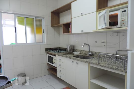 Cozinha de apartamento para alugar com 3 quartos, 130m² em Córrego Grande, Florianópolis