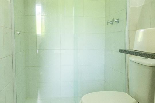 Banheiro da Suíte de apartamento para alugar com 2 quartos, 60m² em Maria Paula, São Gonçalo