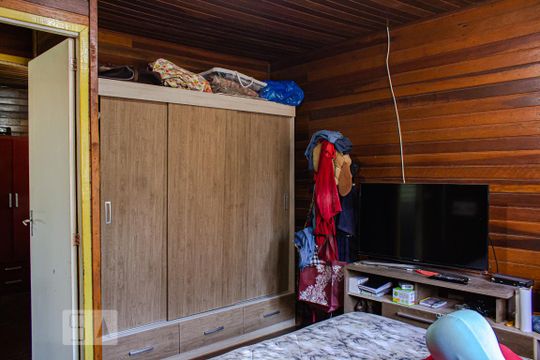 Quarto 1 de casa à venda com 3 quartos, 1000m² em Olaria, Canoas