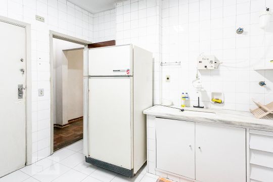 Cozinha de apartamento à venda com 2 quartos, 94m² em Paraíso, São Paulo