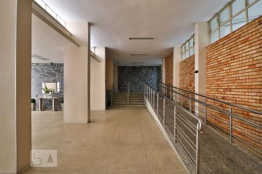 Hall de Entrada de apartamento para alugar com 1 quarto, 40m² em Funcionários, Belo Horizonte